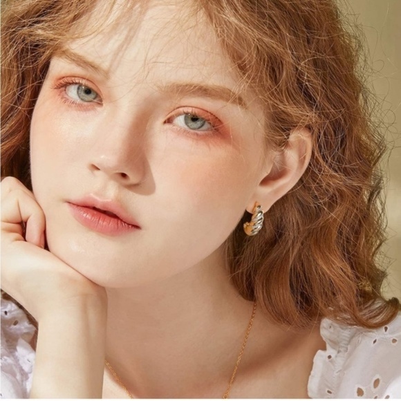 Gold 14k Gold Plated Crossiant Cubic Zirconia Cuff Hoop Earrings - Picture 3 of 3